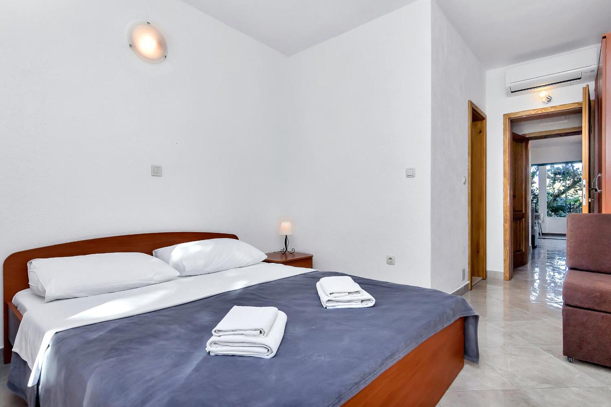 Apartmani Nikola Zastražišće Kültér fotó