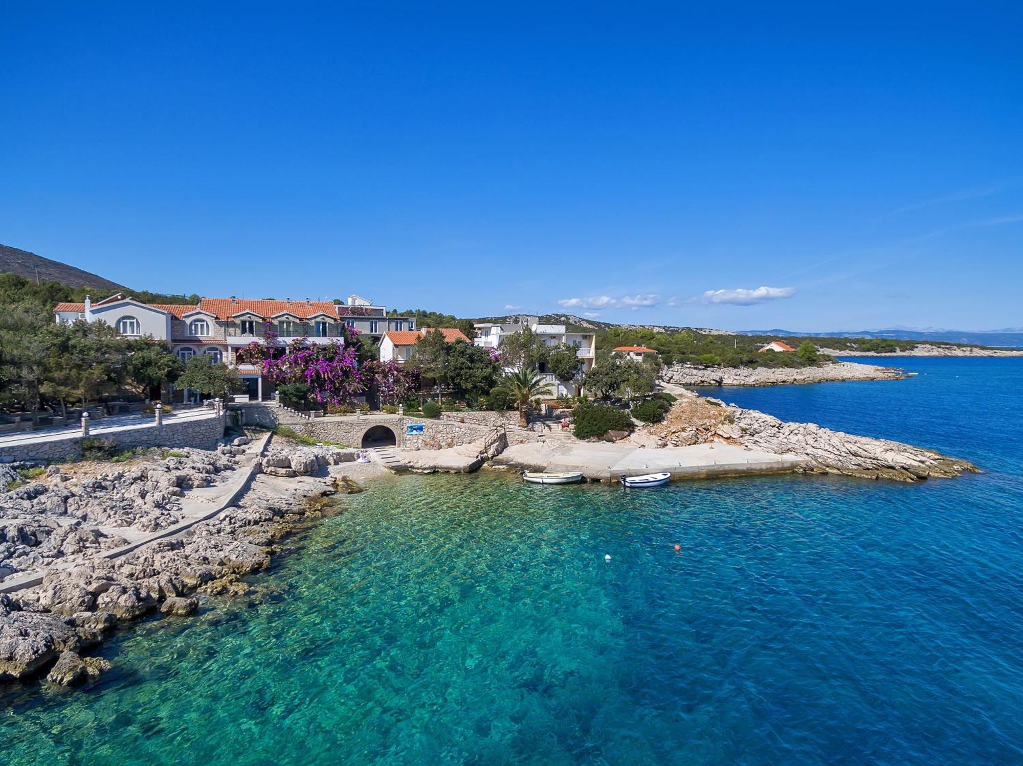 Apartmani Nikola Zastražišće Kültér fotó
