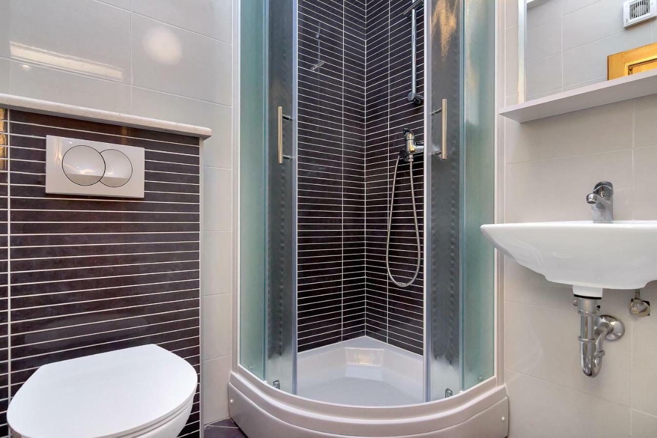 Apartmani Nikola Zastražišće Kültér fotó